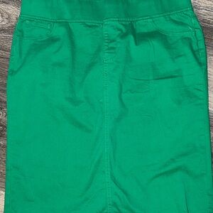 Green Women’s long skirt size XL Be Girl EUC